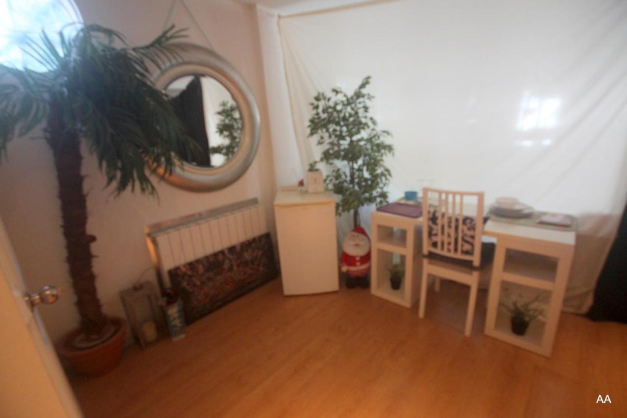 Little Peaceful Retreat Room With Bath, Heating, Terrace, Free Wifi Fridge Easy Parking Μαρμπέλλα Εξωτερικό φωτογραφία